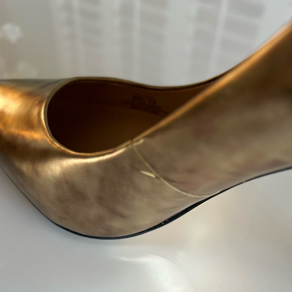 Vince Camuto Pumps - Picture 7 of 9